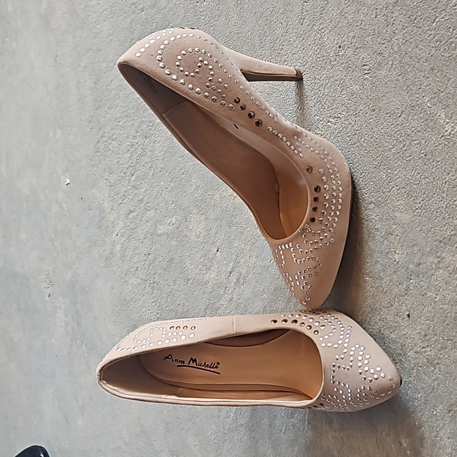 Brand New Anne Michelle Heels